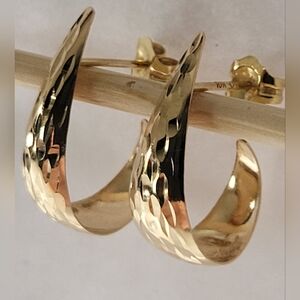 Real 10K Yellow Gold Diamond-Cut Textured Hoop Earrings.